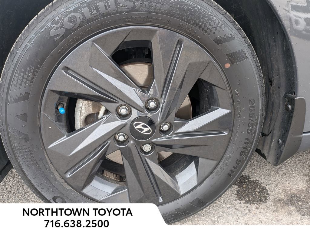 Used 2023 Hyundai Elantra SEL image 38