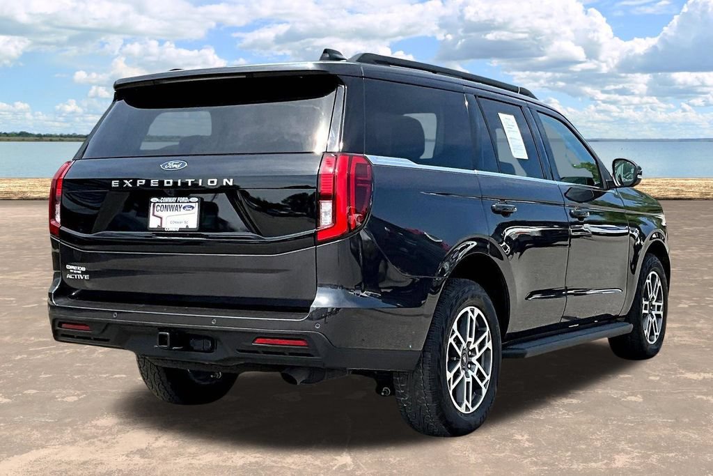 Used 2025 Ford Expedition Active AWD/4WD image 8