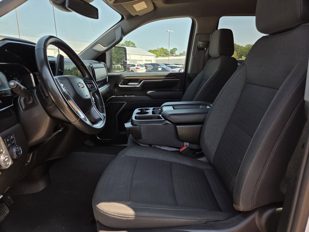 Used 2025 Chevrolet Silverado 3500 LT w/ Safety Package AWD/4WD image 17