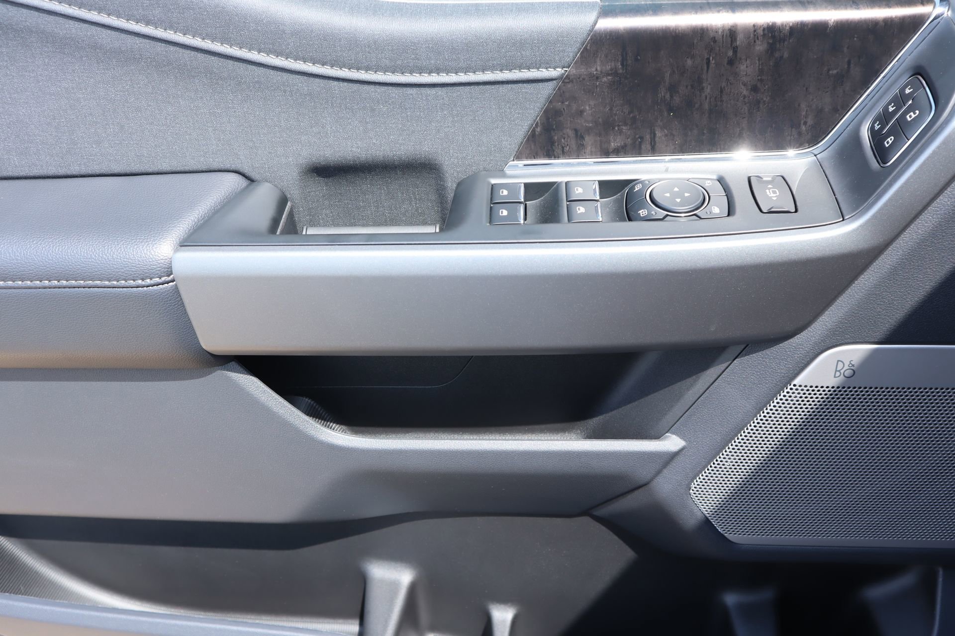 New 2026 Ford F250 Lariat w/ FX4 Off-Road Package image 17