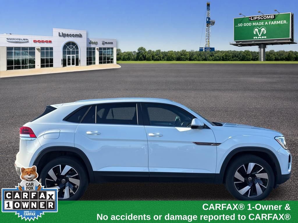 Used 2025 Volkswagen Atlas Cross Sport SE image 2