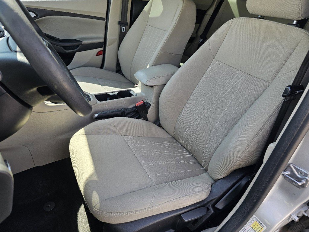 Used 2017 Ford Focus SE FWD image 20