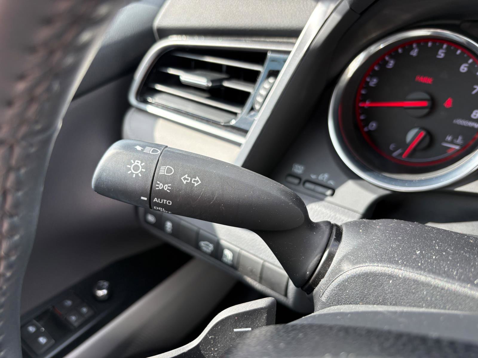 Used 2019 Toyota Camry XSE image 33