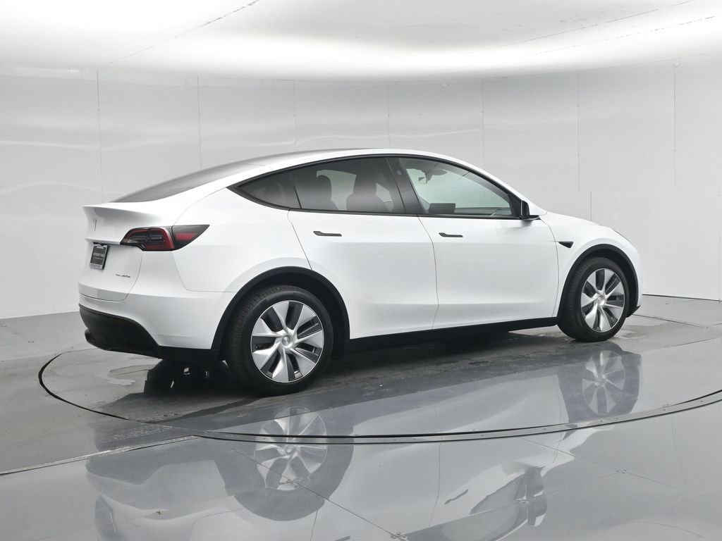 Used 2024 Tesla Model Y Long Range image 24