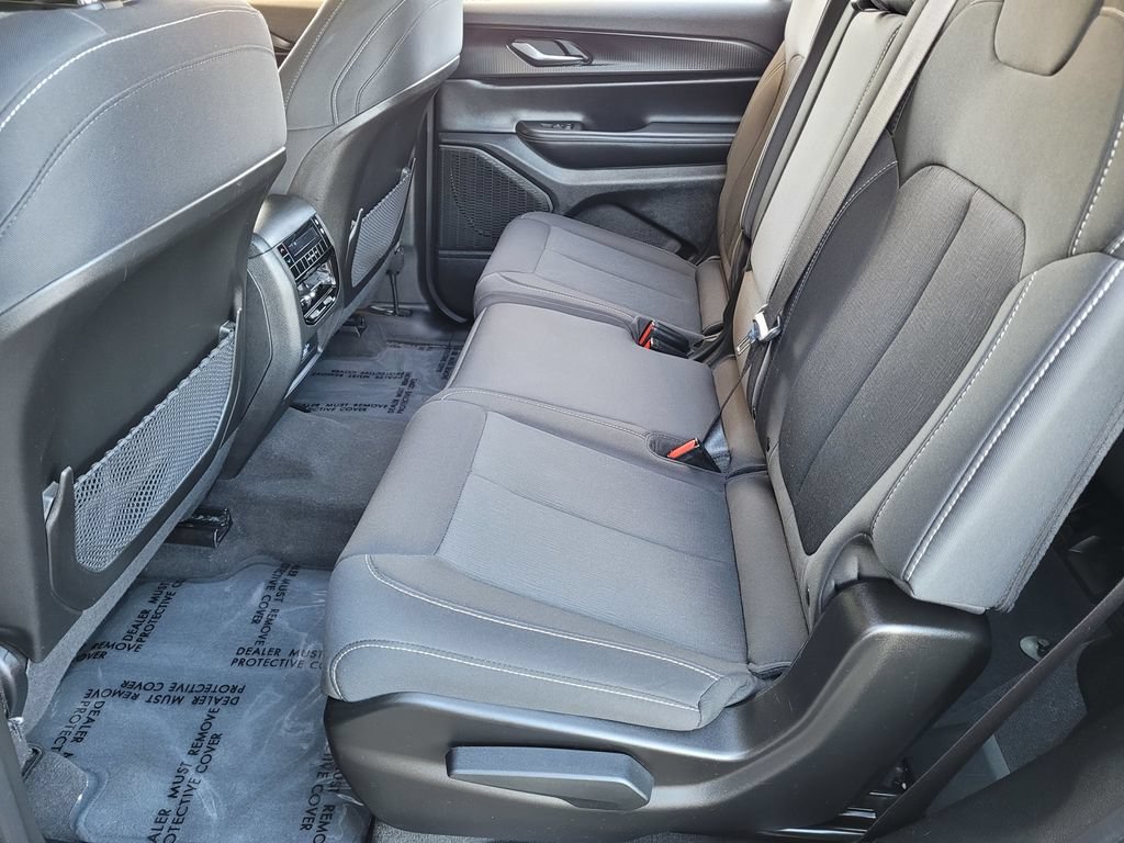 Used 2024 Jeep Grand Cherokee L Laredo AWD/4WD image 7