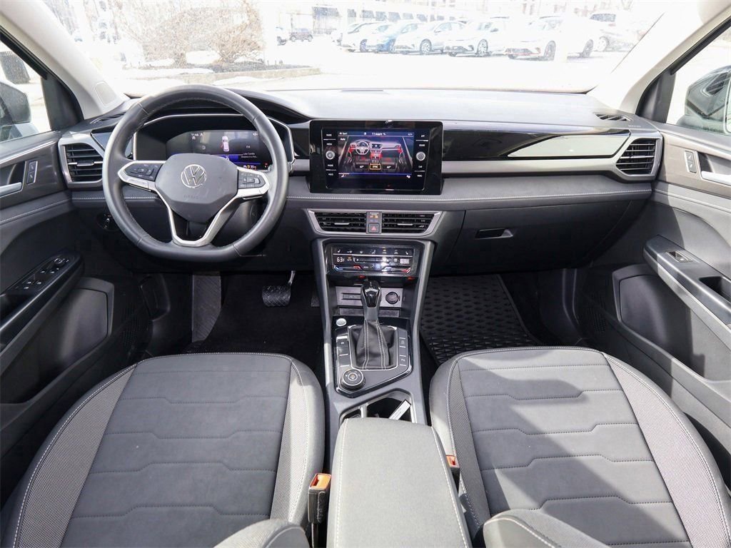 New 2025 Volkswagen Taos SE image 16