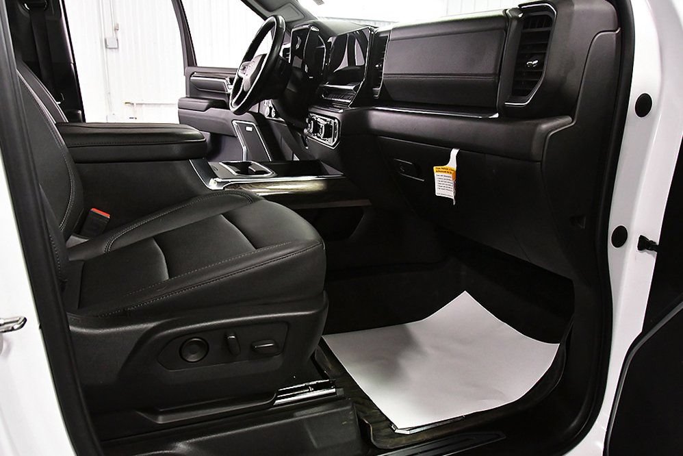 Used 2024 Chevrolet Silverado 2500 LTZ w/ LTZ Plus Package AWD/4WD image 33
