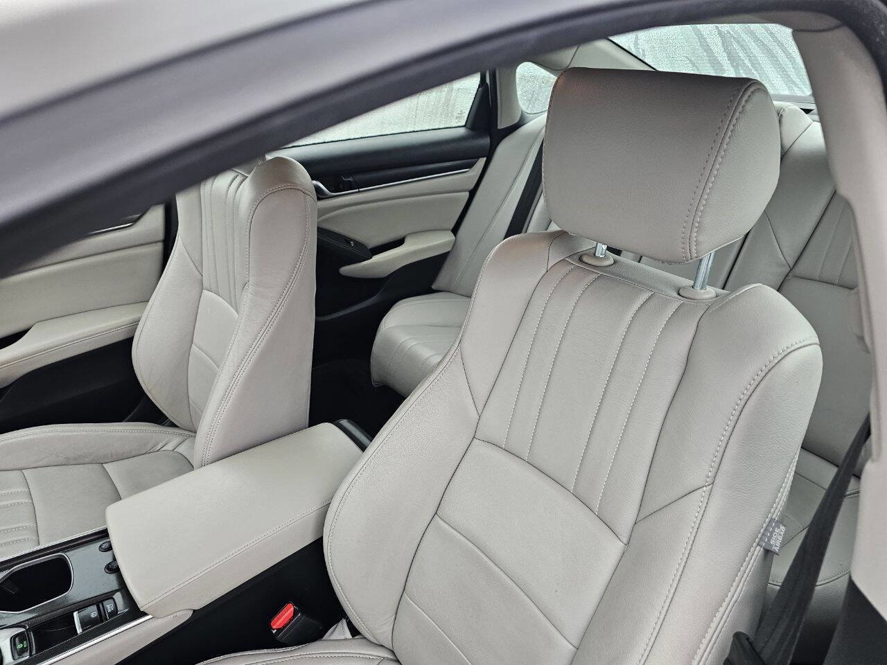 Used 2018 Honda Accord LX image 12