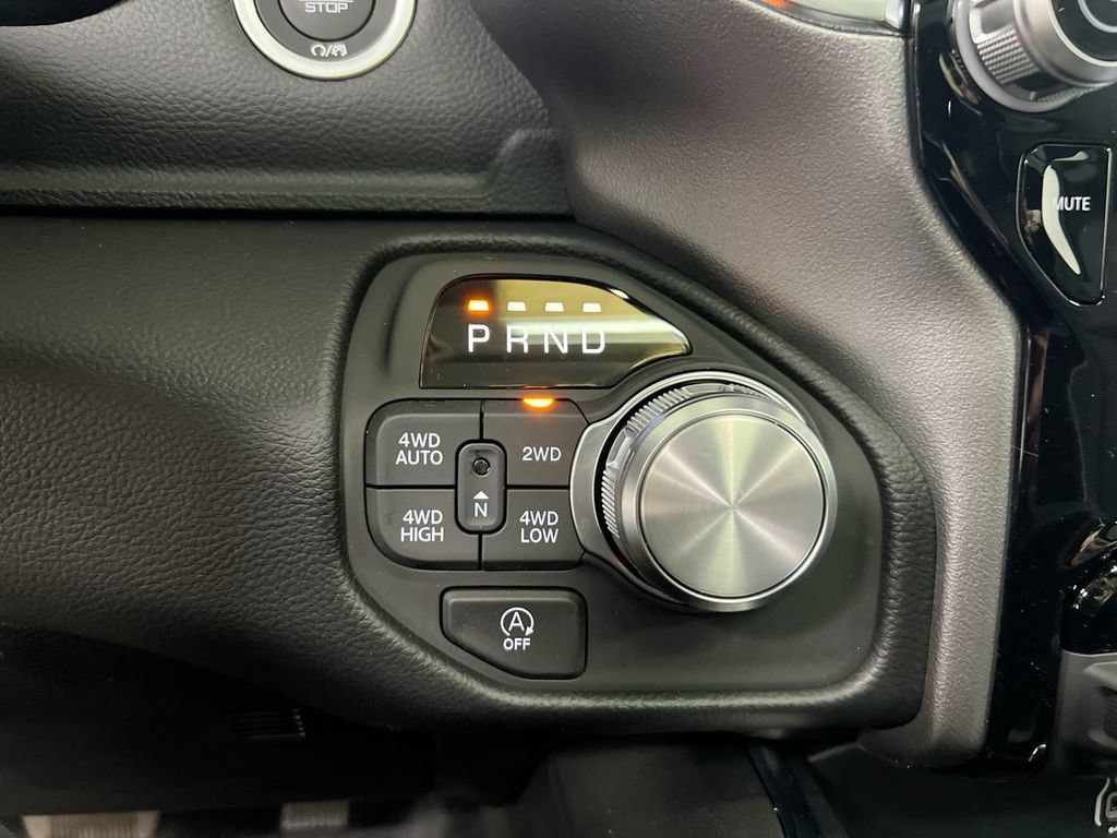 New 2026 RAM 1500 Laramie w/ Laramie Preferred Package AWD/4WD image 18
