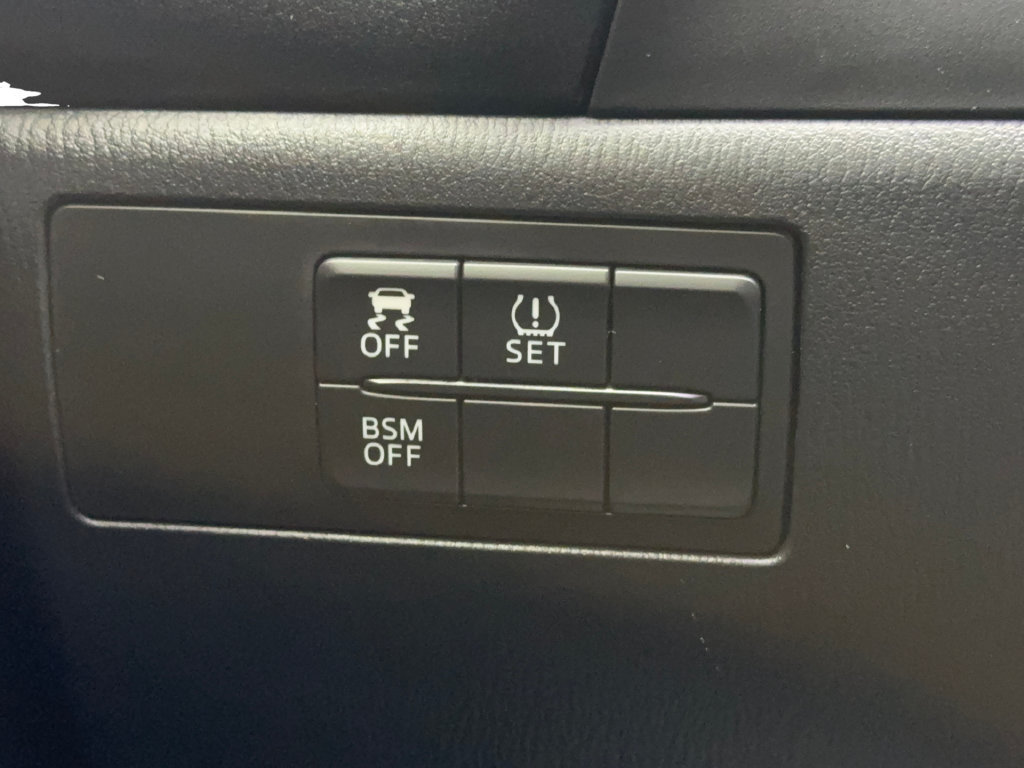 Used 2015 MAZDA MAZDA3 s Touring FWD image 43