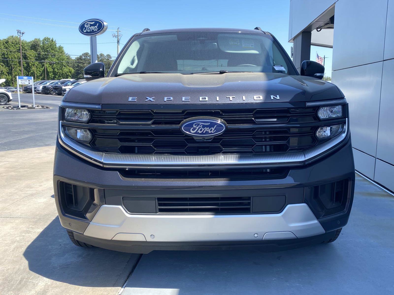 New 2026 Ford Expedition Platinum image 9