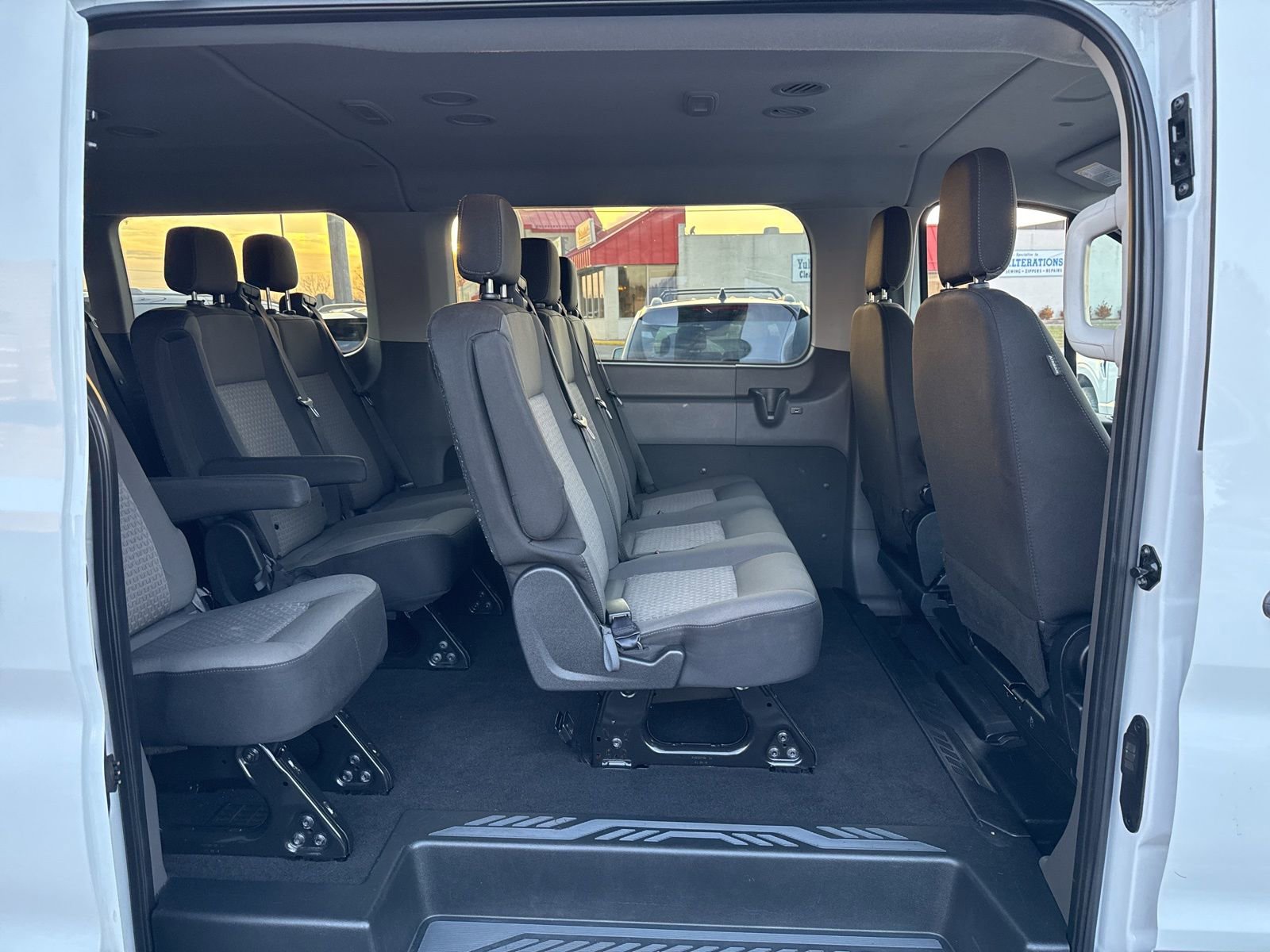 Used 2023 Ford Transit 350 XLT image 9