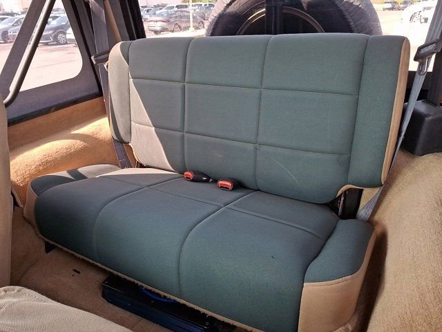 Used 1998 Jeep Wrangler Sahara image 13