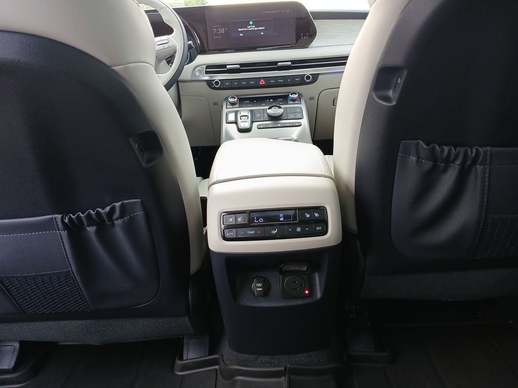Used 2025 Hyundai Palisade Calligraphy FWD image 22