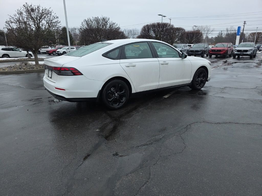 Used 2025 Honda Accord SE image 7