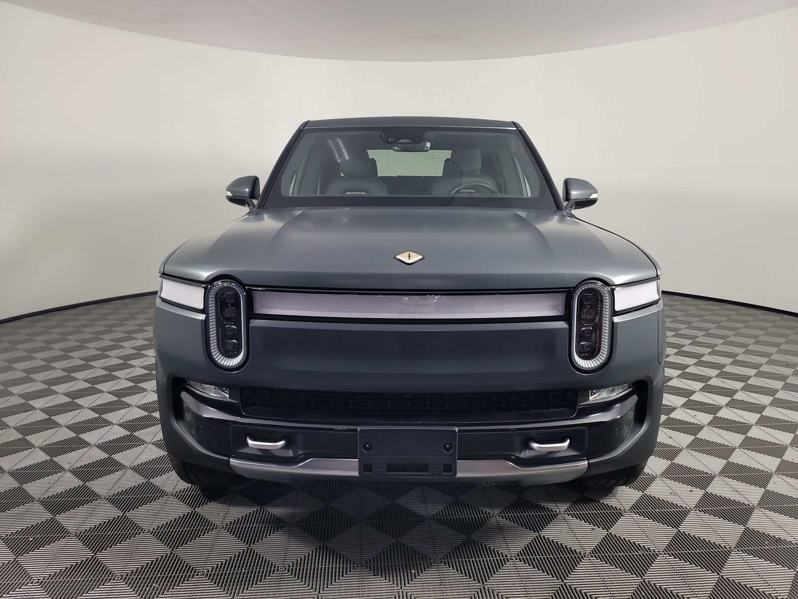 Used 2024 Rivian R1T Adventure Dual AWD/4WD image 8