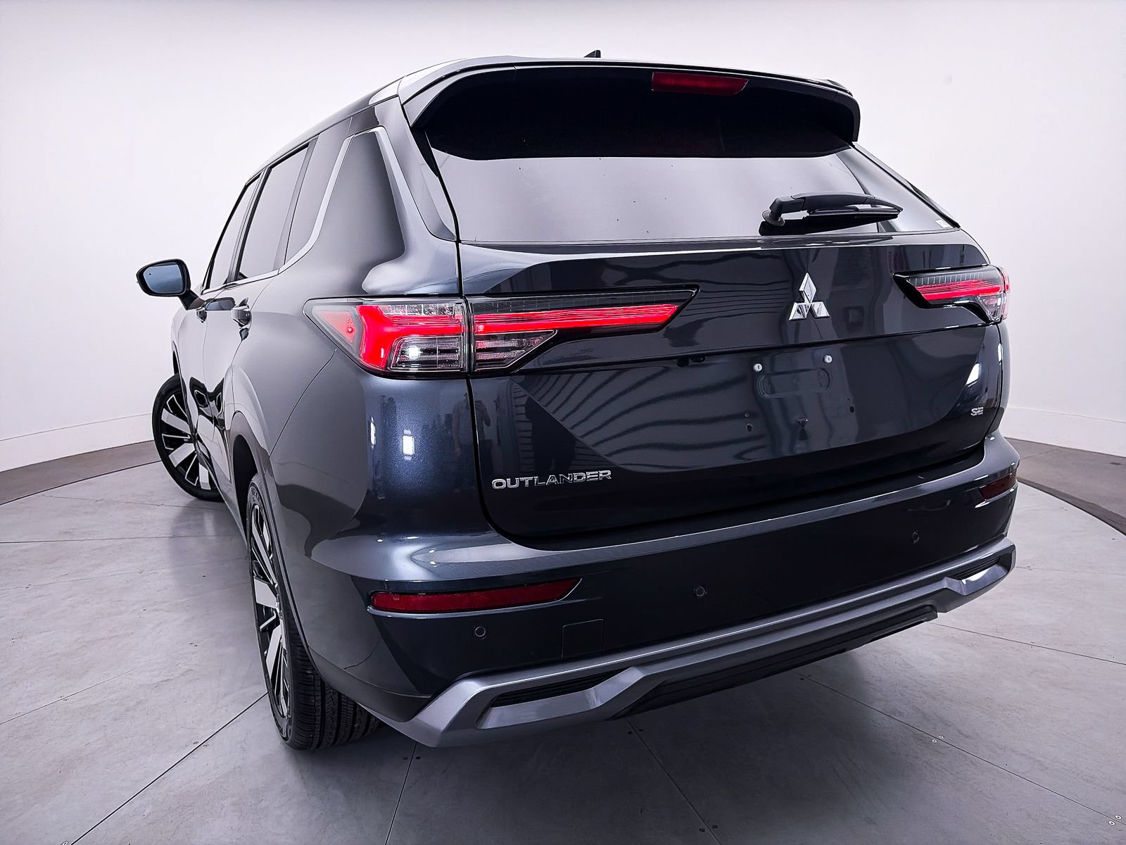 Used 2026 Mitsubishi Outlander SE FWD image 4