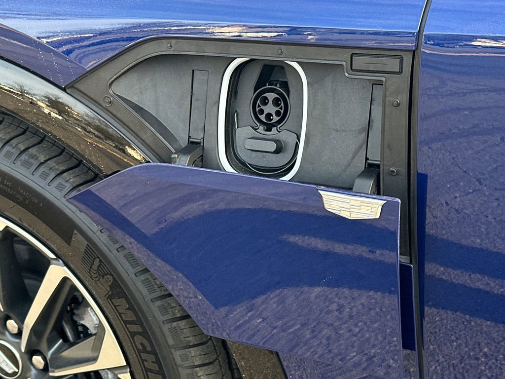 Used 2024 Cadillac Lyriq Sport image 21