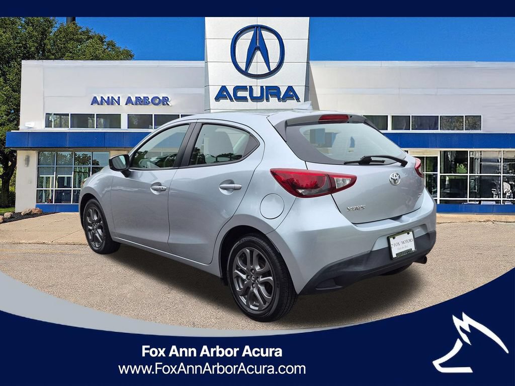 Used 2020 Toyota Yaris XLE FWD image 3