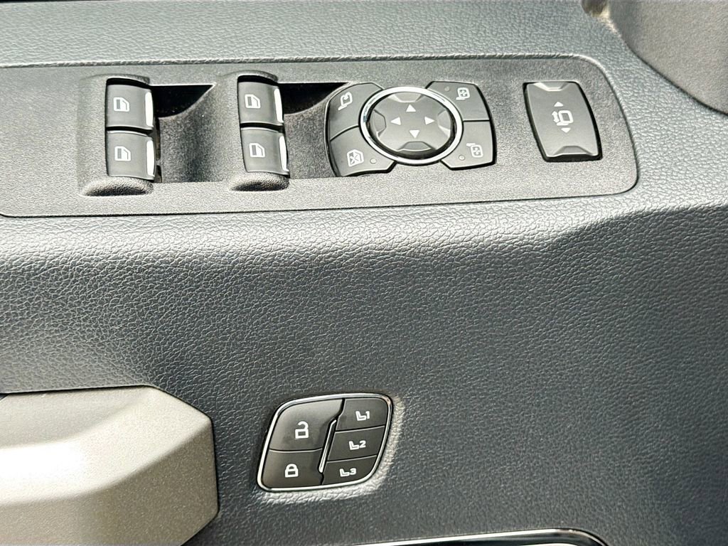 Used 2022 Ford F250 Lariat w/ Lariat Ultimate Package AWD/4WD image 19