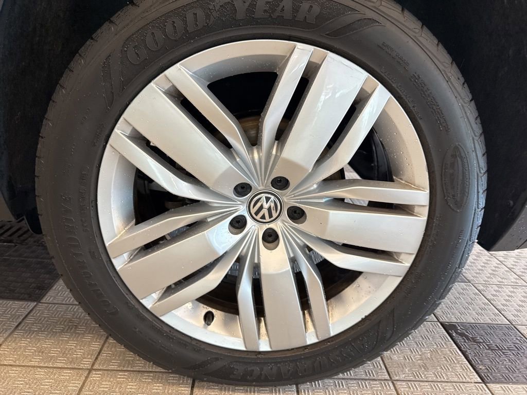 Used 2019 Volkswagen Atlas SE w/ Towing Package image 15