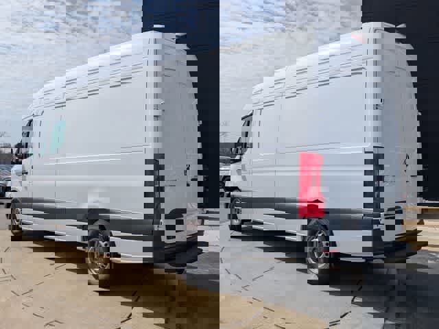 Used 2024 Mercedes-Benz eSprinter 170 Cargo image 7
