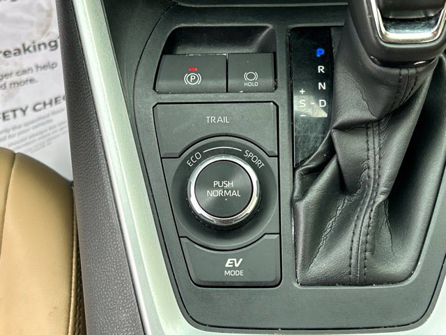Used 2021 Toyota RAV4 XLE Premium AWD/4WD image 51