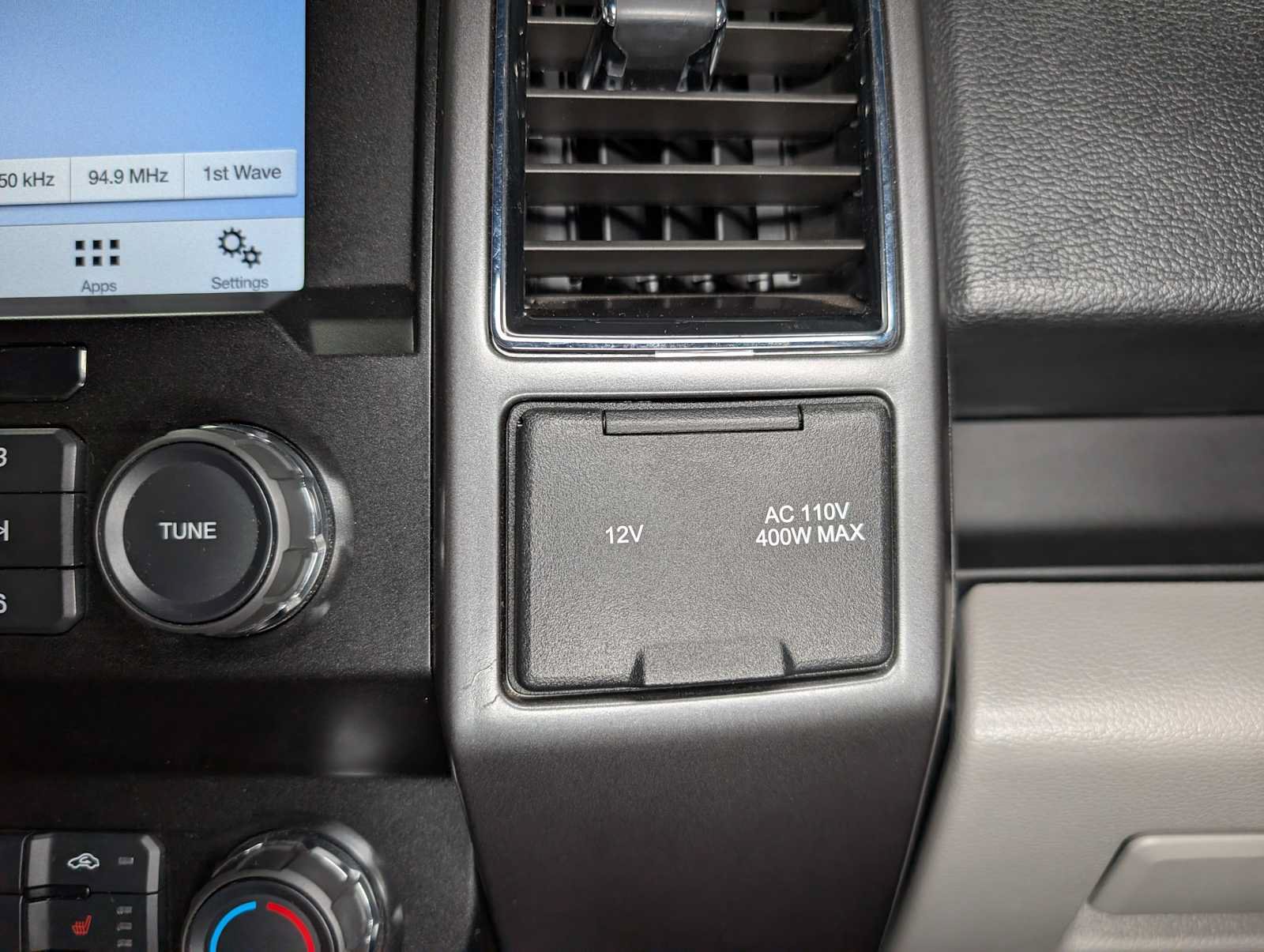 Used 2019 Ford F150 XLT w/ Equipment Group 302A Luxury AWD/4WD image 33