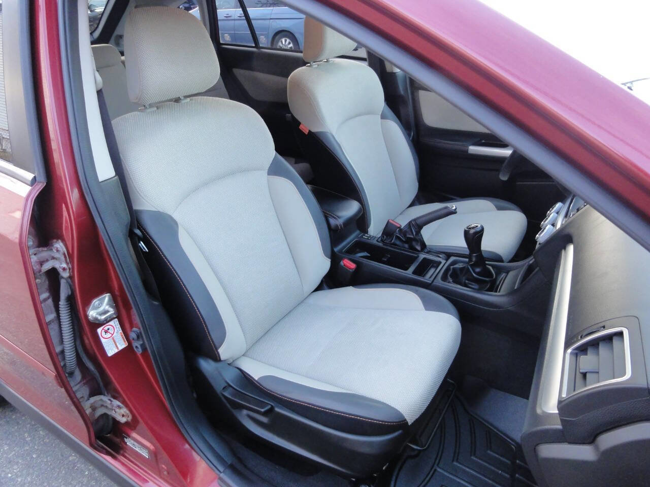 Used 2017 Subaru Crosstrek 2.0i Premium image 12