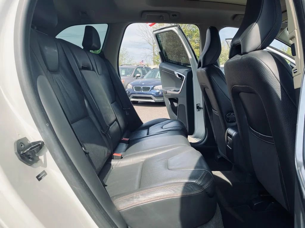 Used 2012 Volvo XC60 T6 image 24