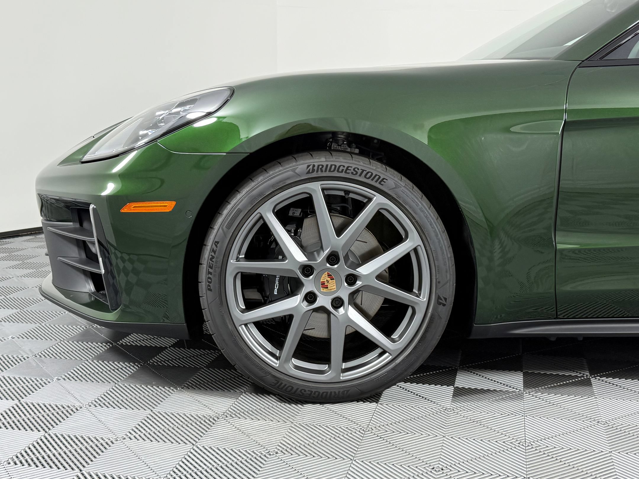 Certified 2026 Porsche Panamera image 12
