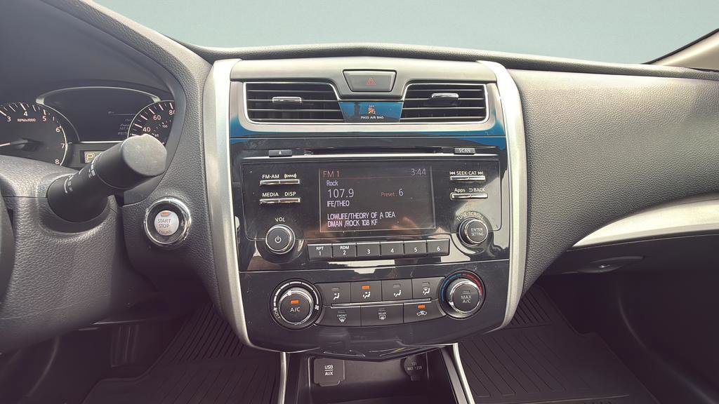 Used 2015 Nissan Altima 2.5 S w/ Sport Value Package FWD image 9
