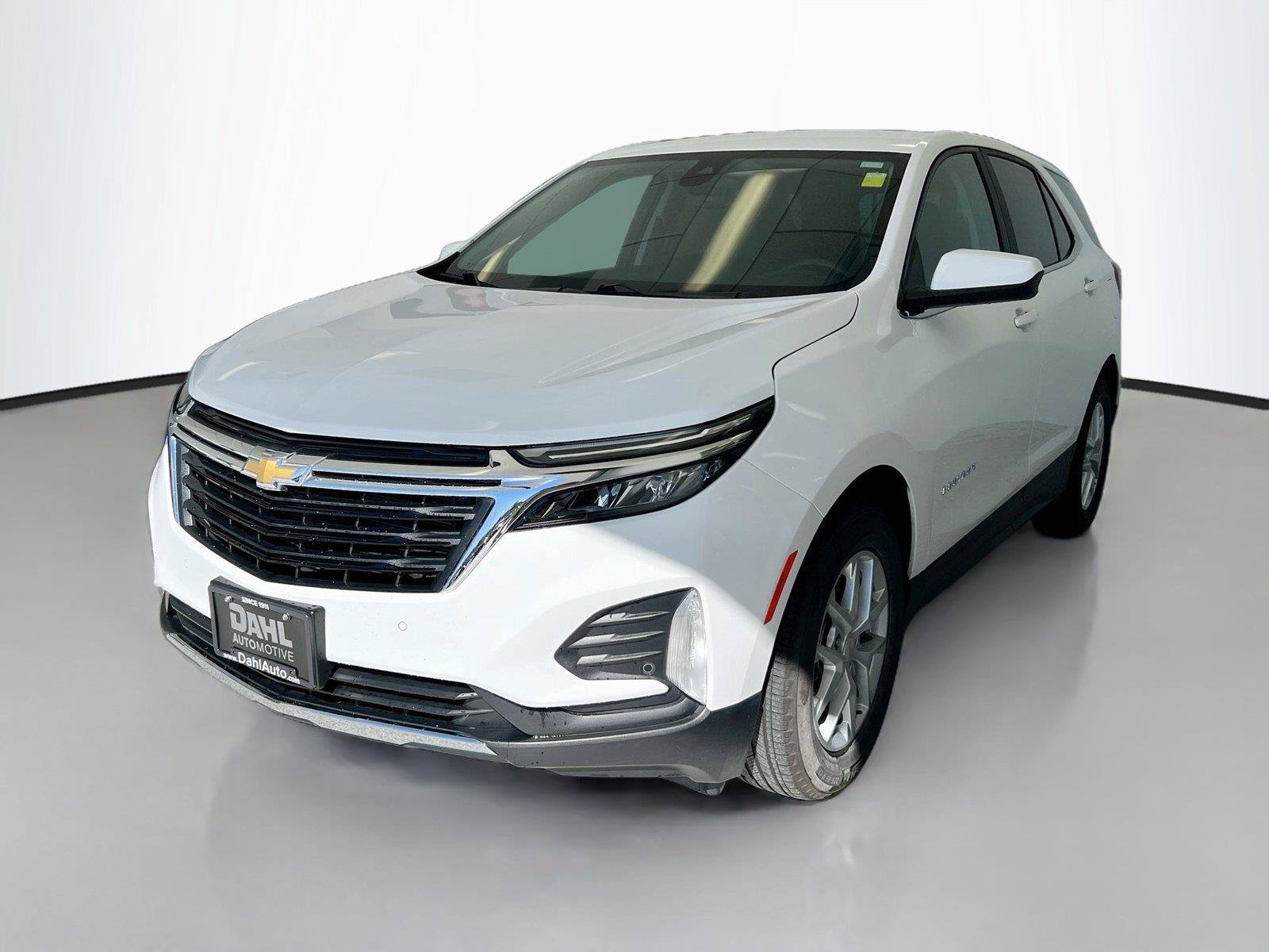 Used 2024 Chevrolet Equinox LT w/ LPO, Floor Liner Package FWD image 4