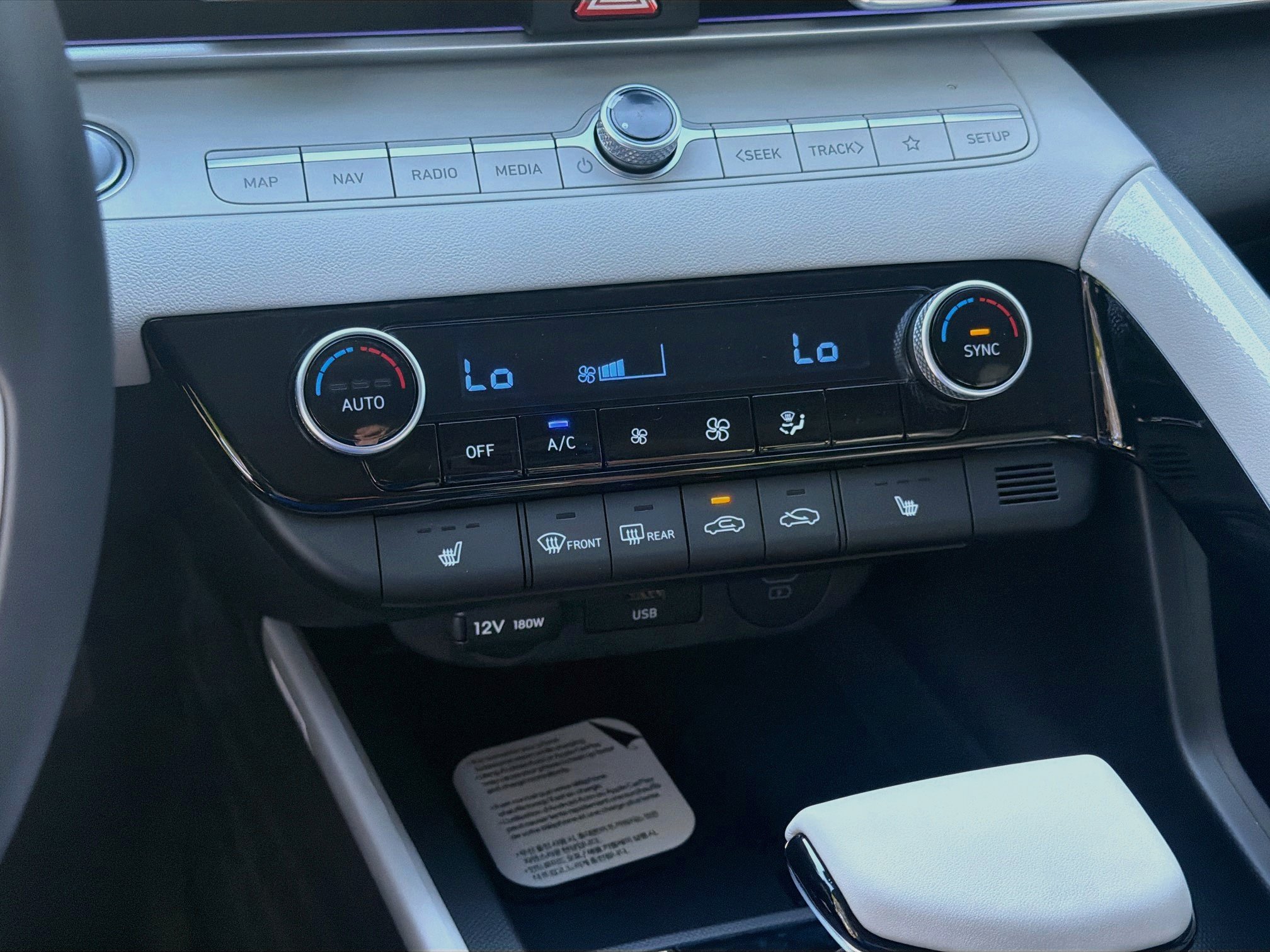 New 2026 Hyundai Elantra Limited FWD image 12