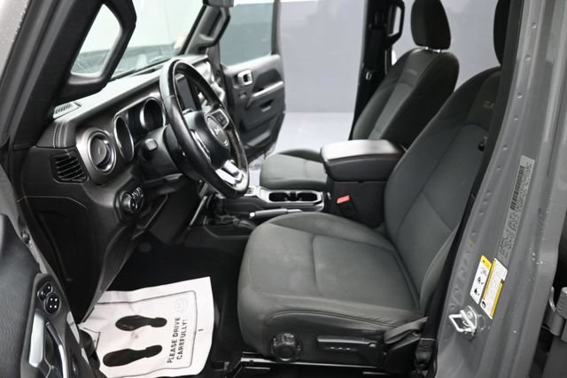 Used 2019 Jeep Wrangler Unlimited Sahara w/ Dual Top Group AWD/4WD image 12