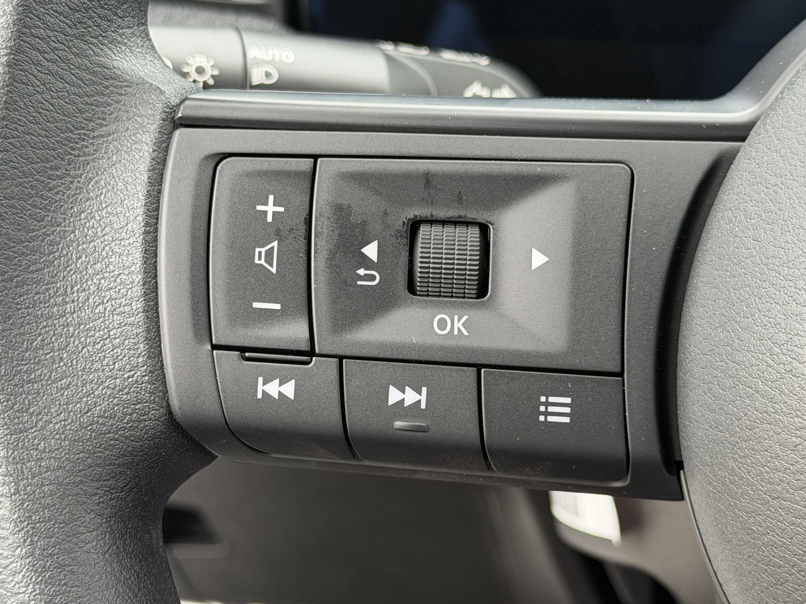 New 2026 Nissan Kicks S w/ Charging Package FWD image 9