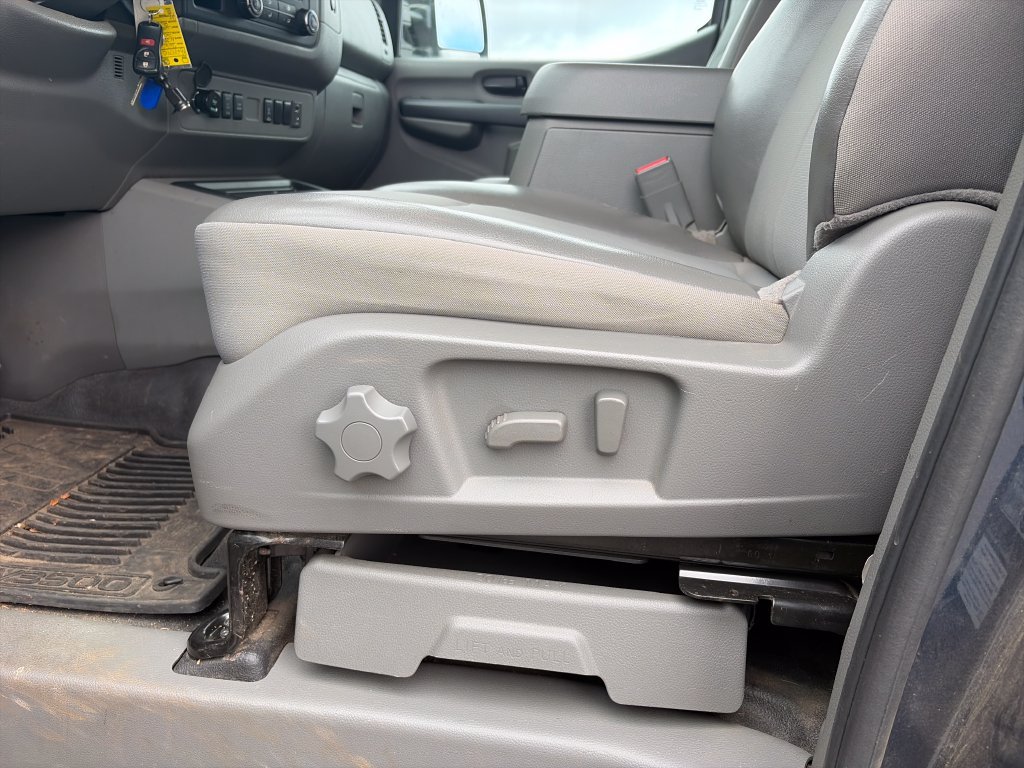Used 2016 Nissan NV 3500 SL w/ Technology Package RWD image 12