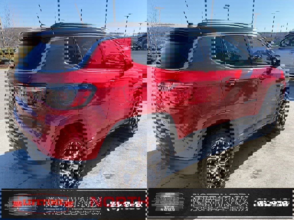 Used 2025 Jeep Compass Limited image 19