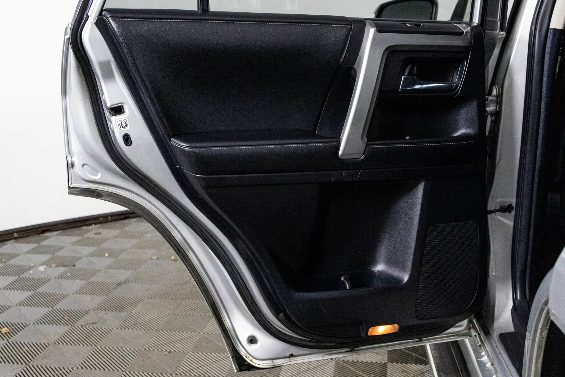 Used 2014 Toyota 4Runner Limited image 35