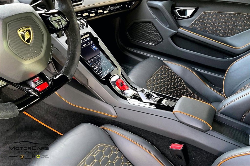 Used 2020 Lamborghini Huracan EVO image 16