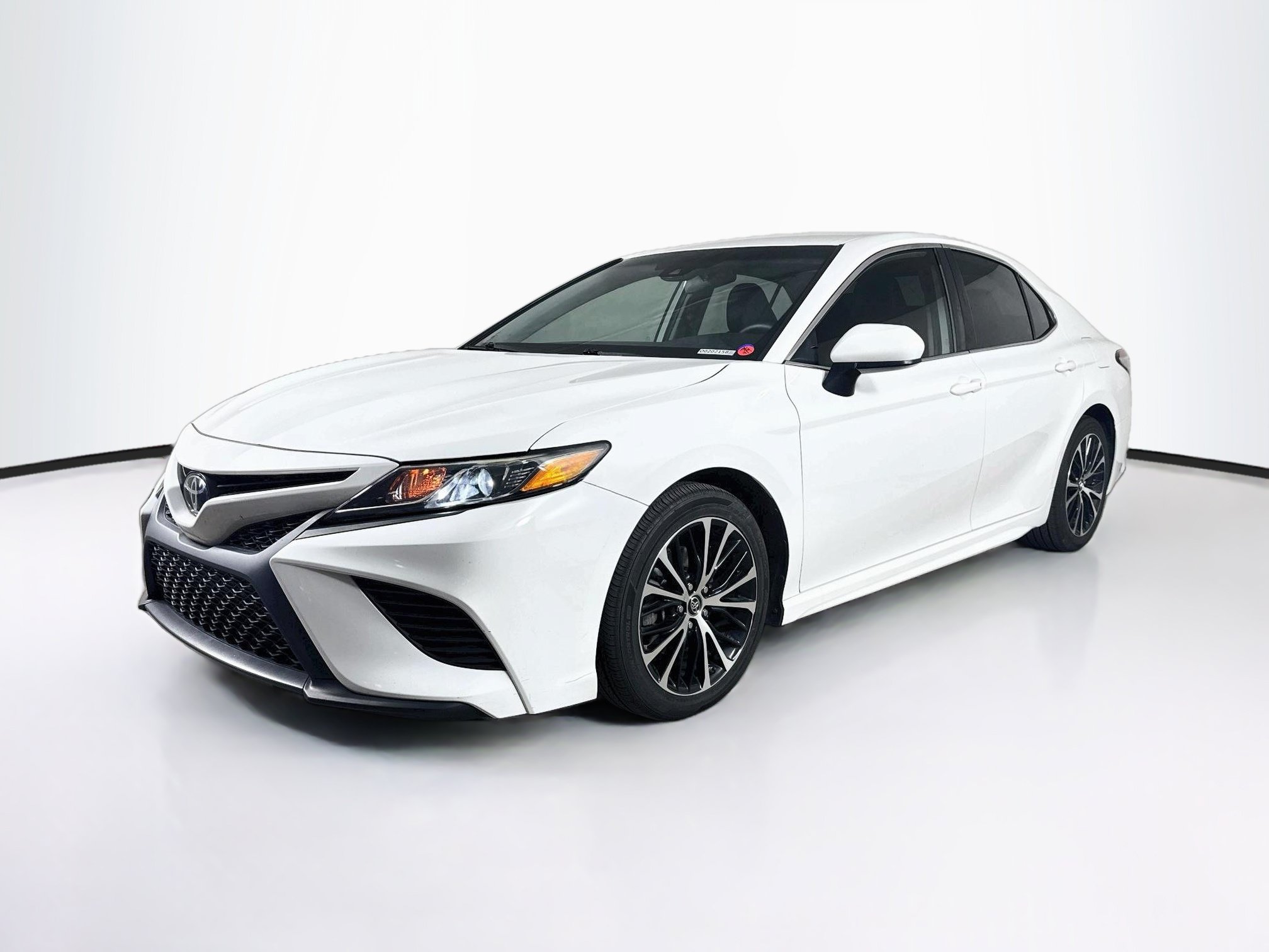 Used 2019 Toyota Camry SE FWD image 4