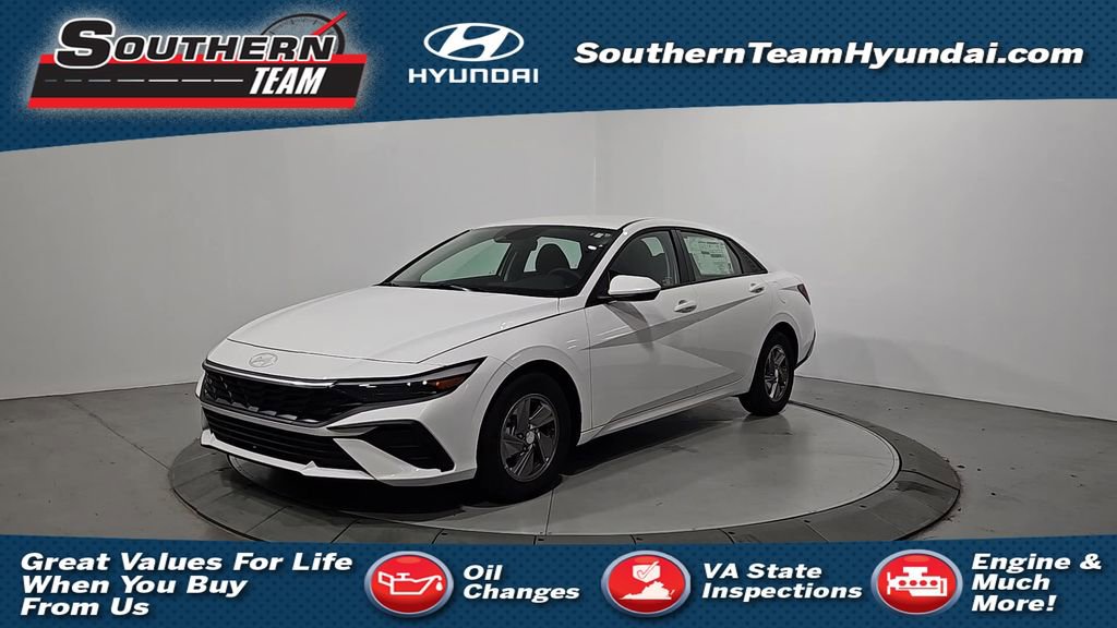 New 2025 Hyundai Elantra SE
