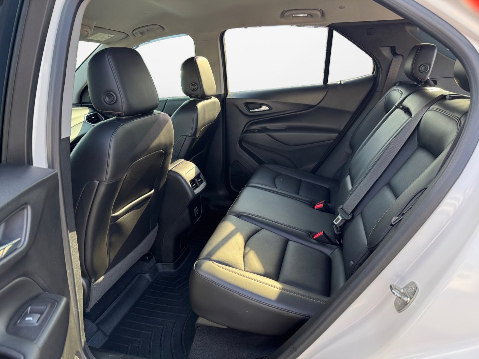 Used 2020 Chevrolet Equinox LT w/ Sport Edition FWD image 16