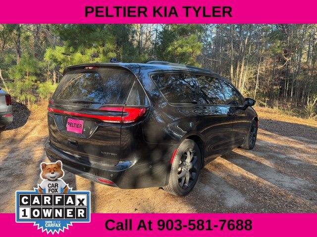 Used 2023 Chrysler Pacifica Limited w/ S Appearance Package image 13