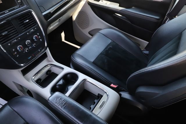 Used 2017 Dodge Grand Caravan SXT image 27