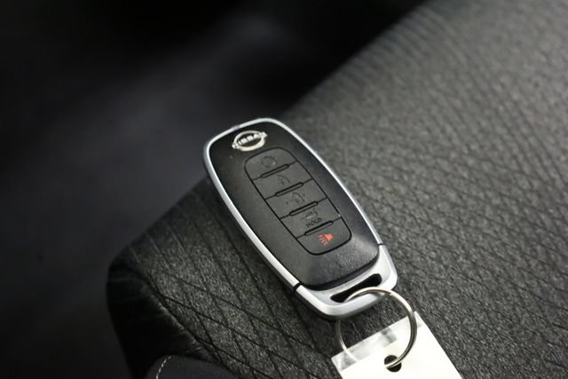 Used 2025 Nissan Rogue SV AWD/4WD image 33