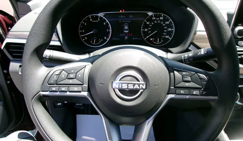 Used 2025 Nissan Altima 2.5 SV FWD image 19