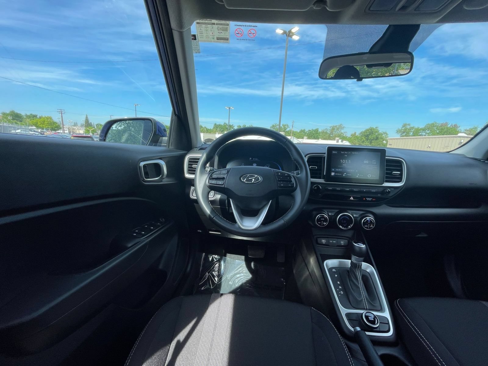 Used 2025 Hyundai Venue SEL FWD image 34