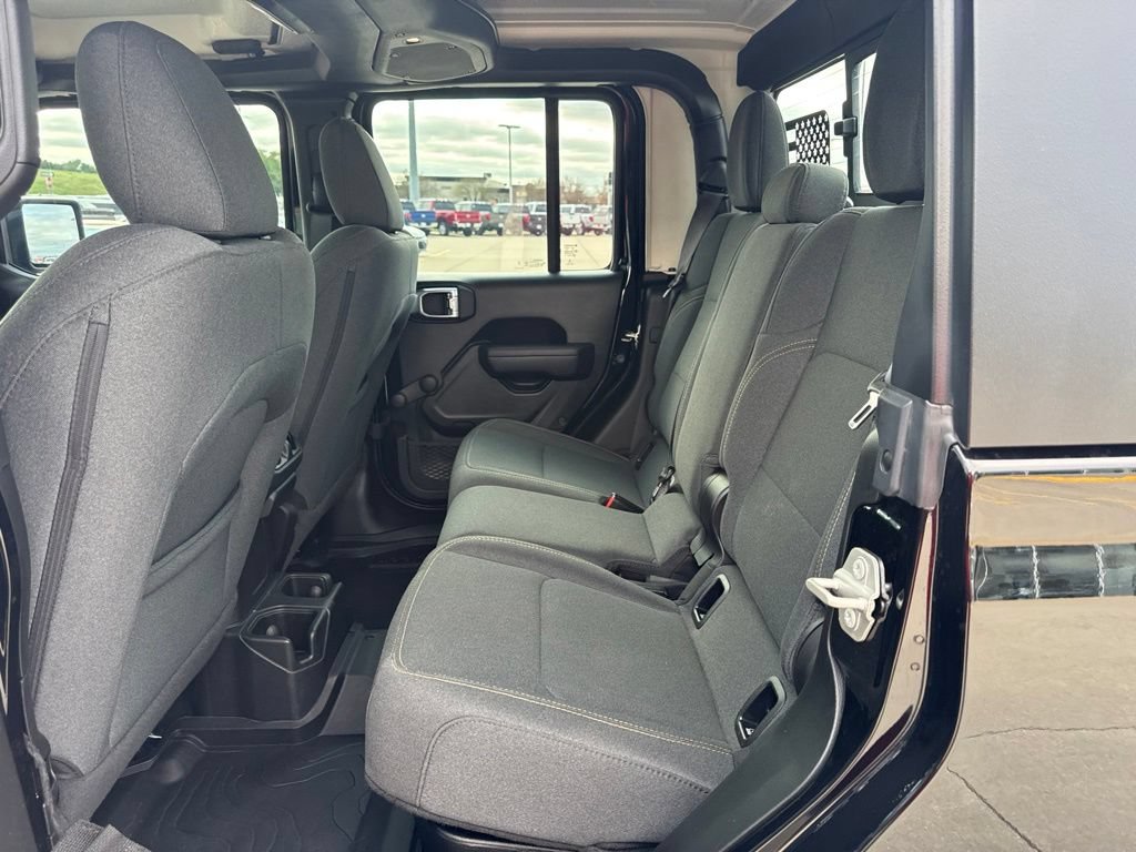 Certified 2024 Jeep Gladiator Sport AWD/4WD image 18