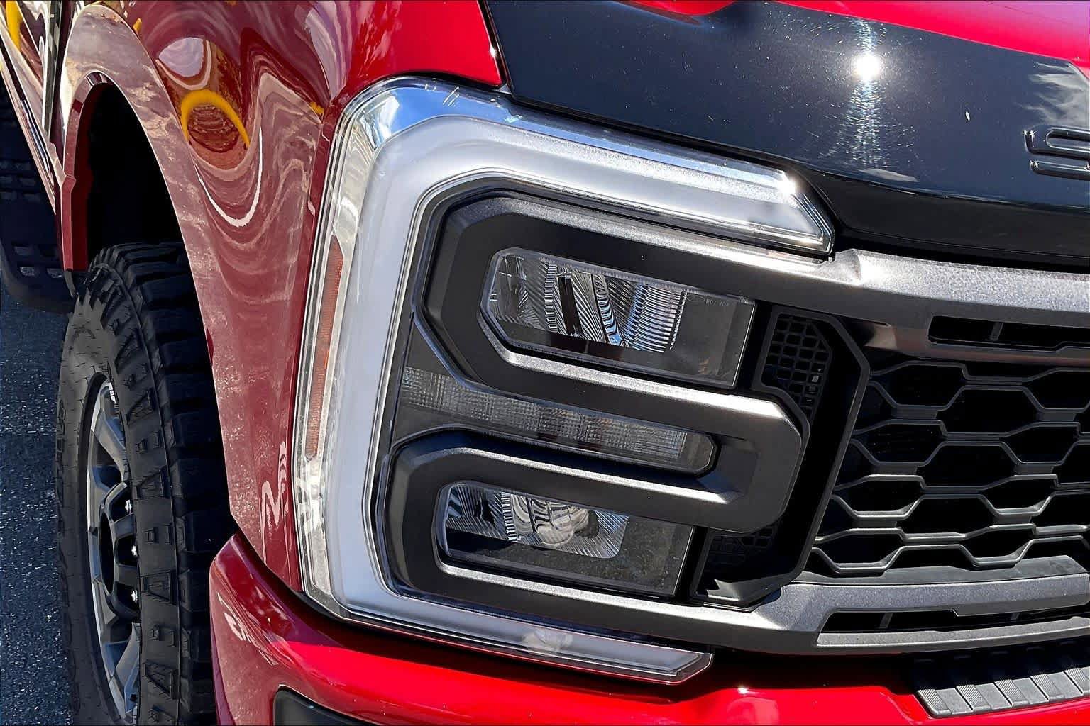 Used 2024 Ford F250 Lariat w/ Tremor Off-Road Package image 27
